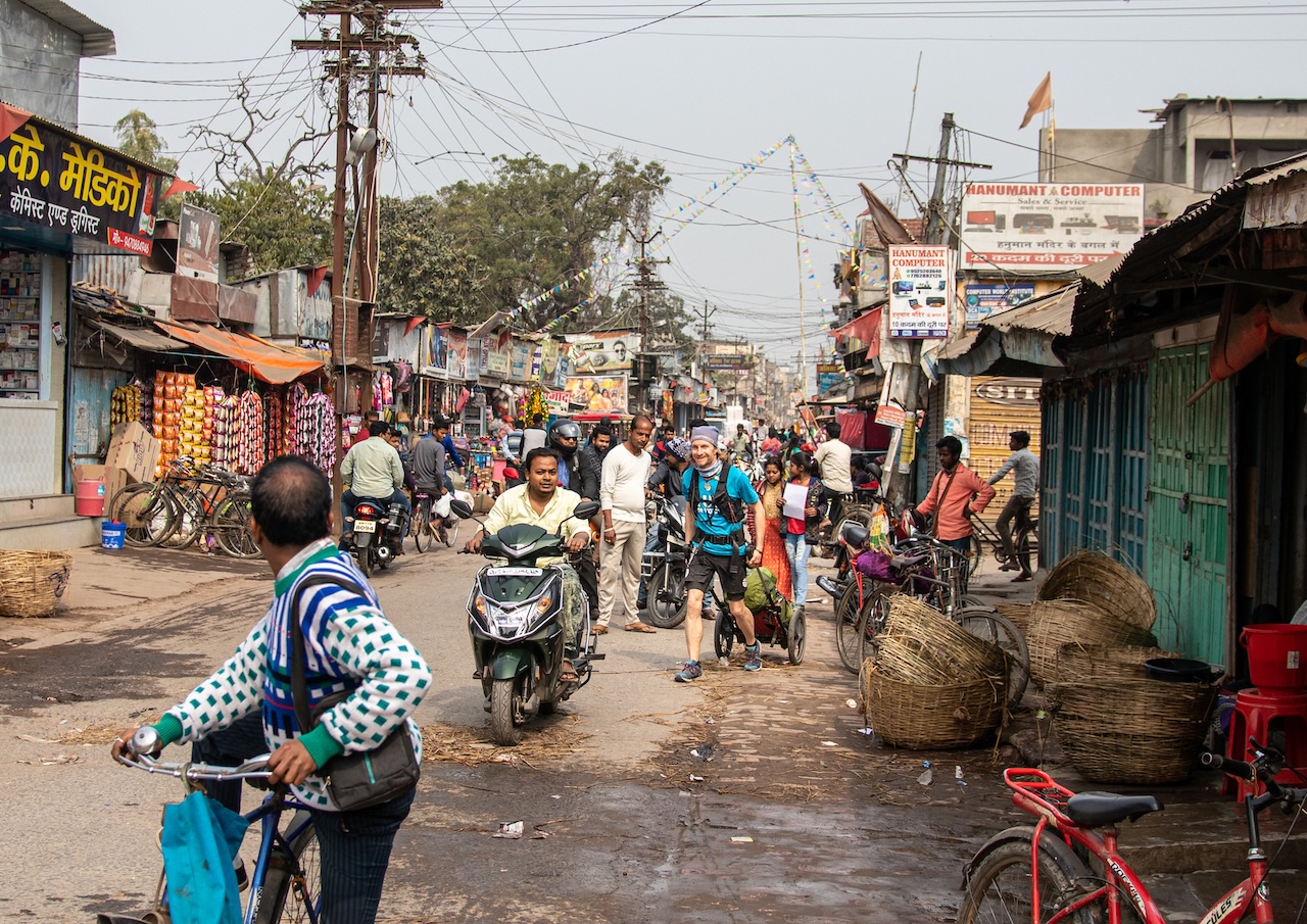 7C-India-Tag 2-9920 Norman Bücher Vortrag Lauf um die Welt Indien